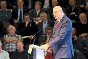 Government nominates Phil Hogan as candidate for top UN food job post 5
